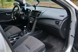 Hyundai i30, 1.6, 99 kW, petrol, manual, front-wheel drive