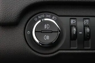 Opel Insignia, 2.0, 103 kW, diesel, manual, front-wheel drive