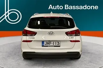 Hyundai i30, 1.5, 80 kW, bensiin, manuaal, esivedu