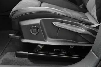 Audi e-tron, 300 kW, elekter, automaat, nelikvedu