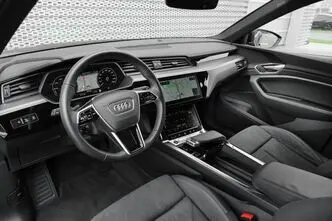Audi e-tron, 300 kW, elekter, automaat, nelikvedu