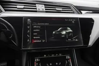 Audi e-tron, 300 kW, elekter, automaat, nelikvedu