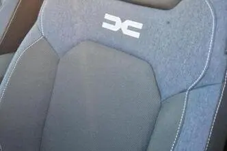 Dacia Duster, 1.6, 69 kW, гибрид, автомат, передний привод