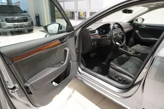 Škoda Superb, 2.0, 206 kW, petrol, automatic, four-wheel drive