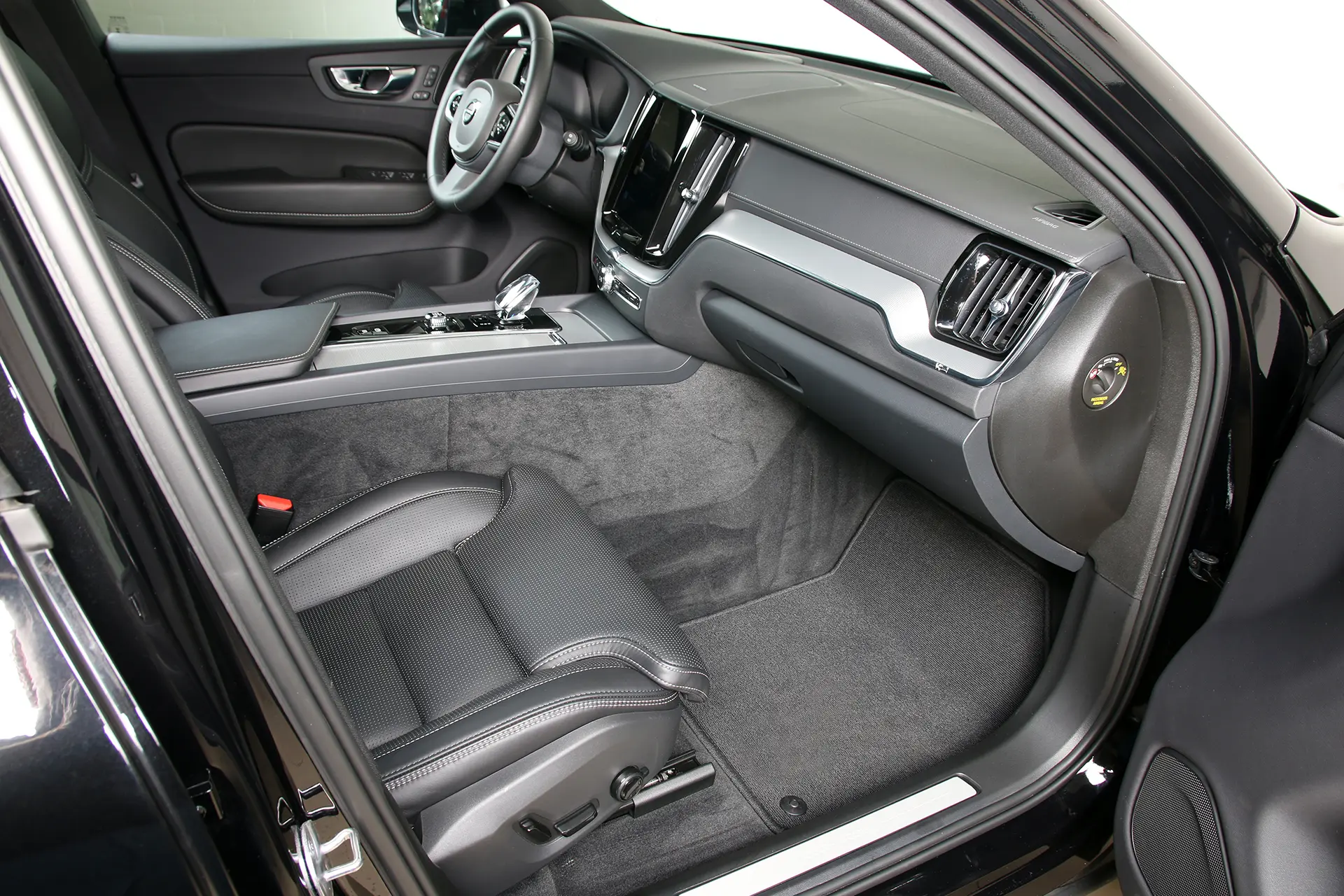 Volvo XC60, 2.0, 335 kW, pistikhübriid, automaat, nelikvedu