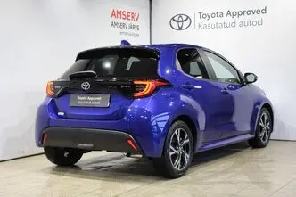 Toyota Yaris, 1.5, 68 kW, hybrid, automatic, front-wheel drive