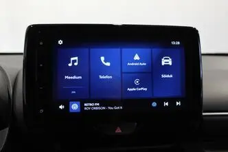 Toyota Yaris, 1.5, 68 kW, hybrid, automatic, front-wheel drive