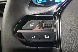 Peugeot 2008, electric, automatic, front-wheel drive