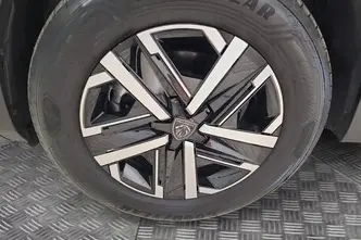 Peugeot 2008, electric, automatic, front-wheel drive