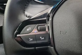 Peugeot 2008, electric, automatic, front-wheel drive