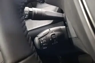 Peugeot 2008, electric, automatic, front-wheel drive