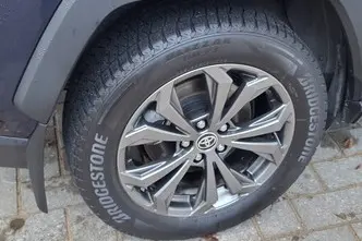 Toyota RAV4, 2.5, 131 kW, hybrid, automatic, front-wheel drive