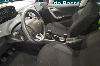 Peugeot 2008, 1.2, 60 kW, bensiin, manuaal, esivedu