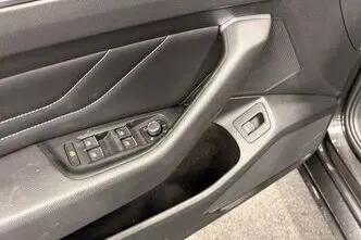 Volkswagen Passat, 2.0, 110 kW, petrol, automatic