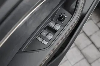 Audi e-tron, 300 kW, elekter, automaat, nelikvedu