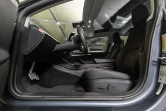 Tesla Model 3, 378 kW, electric, automatic, four-wheel drive