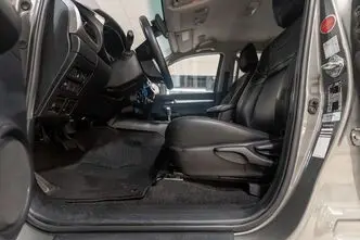 Toyota Hilux, 2.8, 150 kW, дизель, автомат, полный привод