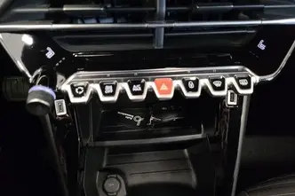 Peugeot 2008, elekter, automaat, esivedu