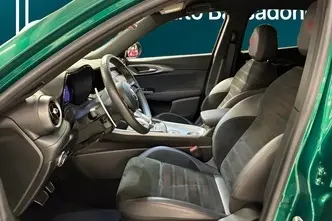 Alfa Romeo Tonale, 1.5, 96 kW, hybrid, automatic, front-wheel drive