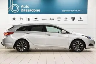 Hyundai i40, 1.7, 104 kW, diesel, automatic, front-wheel drive