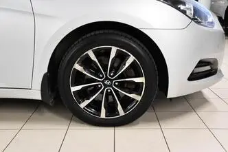 Hyundai i40, 1.7, 104 kW, diesel, automatic, front-wheel drive