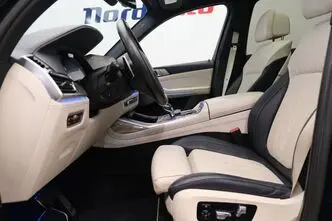 BMW X7, 3.0, 250 kW, hybrid, automatic, four-wheel drive