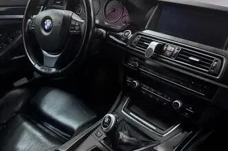 BMW 520, 135 kW, diisel, manuaal, tagavedu