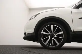 Nissan Qashqai, 1.2, 85 kW, бензин, механическая, передний привод