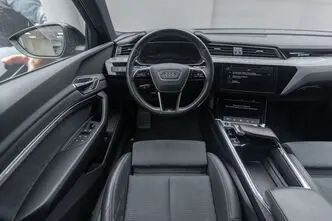 Audi e-tron, 299 kW, elekter, automaat