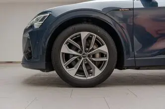 Audi e-tron, 299 kW, elekter, automaat