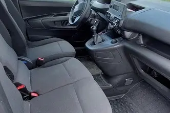 Peugeot Partner, 1.5, 56 kW, diesel, manual, front-wheel drive