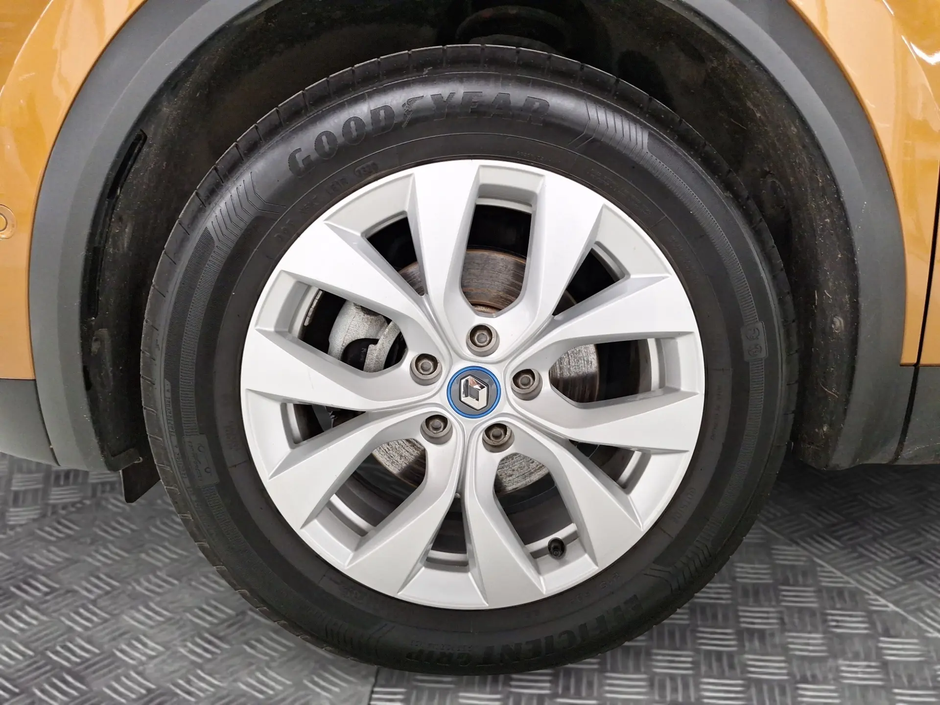 Renault Captur, 1.6, 68 kW, pistikhübriid, automaat, esivedu