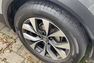 Renault Captur, 1.3, 103 kW, гибрид, автомат, передний привод