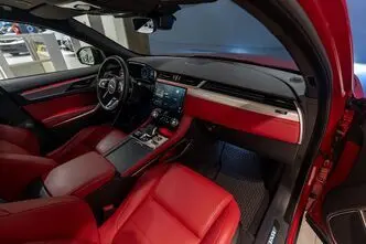 Jaguar F-Pace, 3.0, 221 kW, hübriid, automaat, nelikvedu