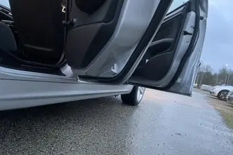 BMW 320, 2.0, 110 kW, дизель, механическая, задний привод