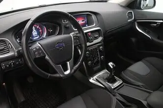 Volvo V40, 2.0, 88 kW, diesel, manual, front-wheel drive