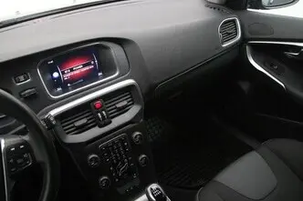 Volvo V40, 2.0, 88 kW, diesel, manual, front-wheel drive