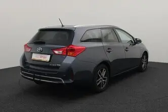 Toyota Auris, 1.8, 73 kW, hybrid, automatic, front-wheel drive