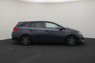 Toyota Auris, 1.8, 73 kW, hybrid, automatic, front-wheel drive