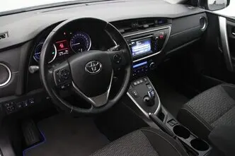 Toyota Auris, 1.8, 73 kW, hybrid, automatic, front-wheel drive
