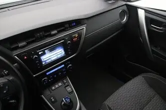 Toyota Auris, 1.8, 73 kW, hybrid, automatic, front-wheel drive