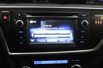 Toyota Auris, 1.8, 73 kW, hybrid, automatic, front-wheel drive