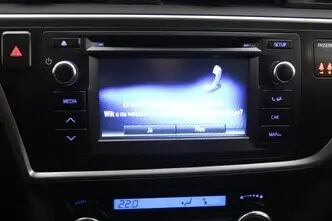 Toyota Auris, 1.8, 73 kW, hybrid, automatic, front-wheel drive