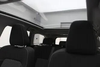 Toyota Auris, 1.8, 73 kW, hybrid, automatic, front-wheel drive