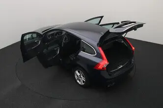 Volvo V60, 2.4, 158 kW, plug-in hybrid, automatic, four-wheel drive