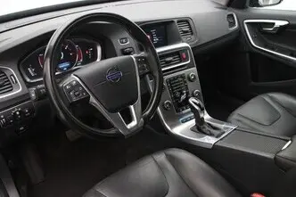 Volvo V60, 2.4, 158 kW, plug-in hybrid, automatic, four-wheel drive