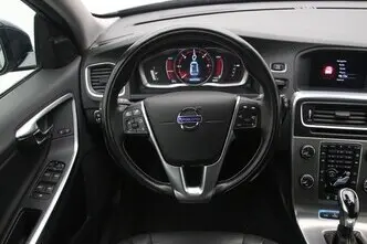 Volvo V60, 2.4, 158 kW, plug-in hybrid, automatic, four-wheel drive