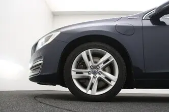Volvo V60, 2.4, 158 kW, plug-in hybrid, automatic, four-wheel drive
