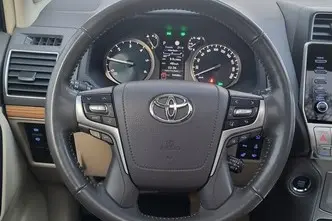 Toyota Land Cruiser, 2.8, 150 kW, дизель, автомат, полный привод