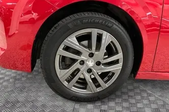 Peugeot 208, 1.2, 74 kW, petrol, automatic, front-wheel drive